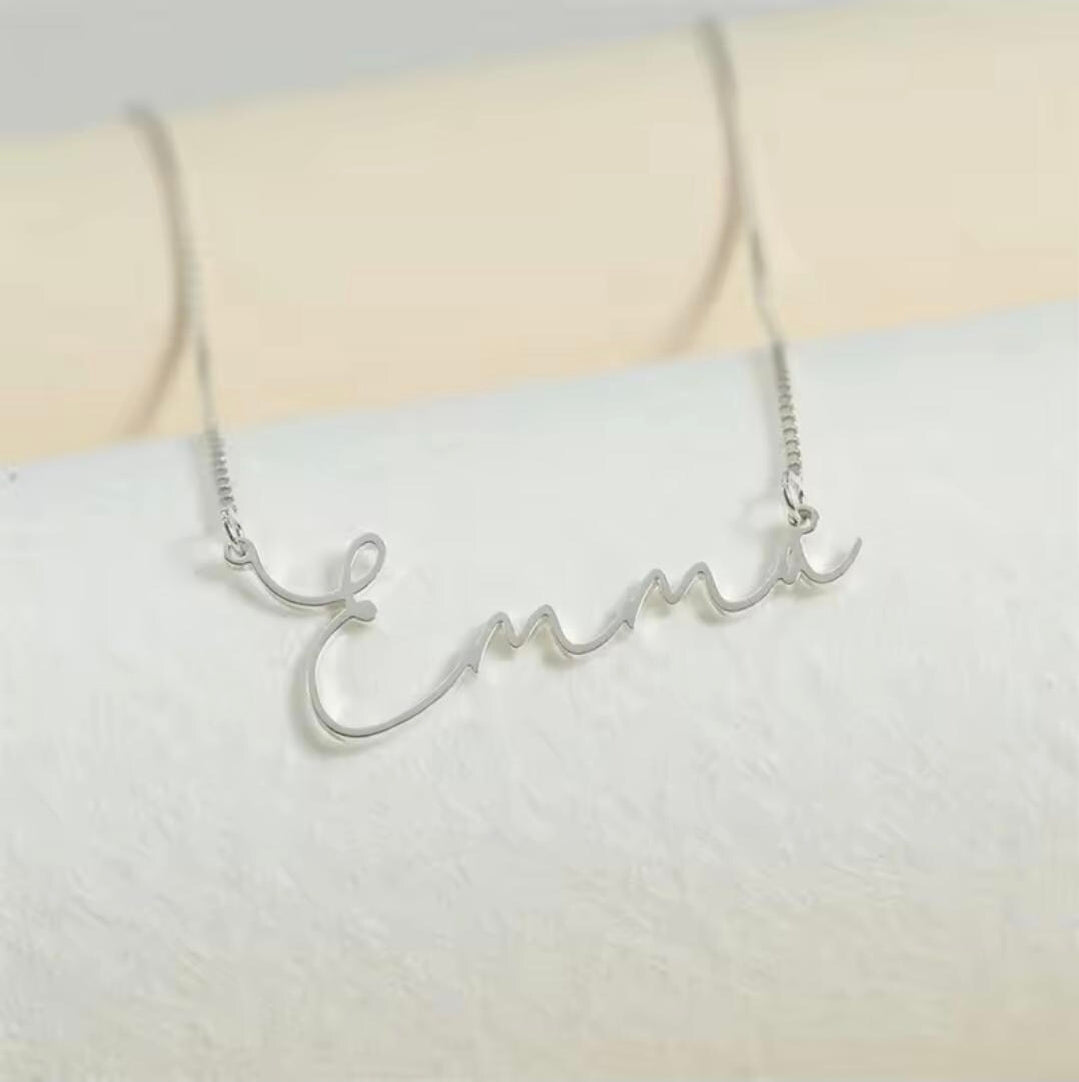 Beautiful Name Necklace With Giftbox. Silver, Rose Gold or Gold Stainles Steel. 45cm chain. Personalised.