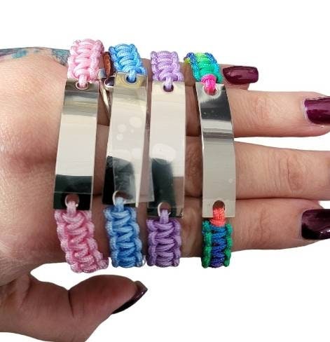 Adjustable unisex personalised adjustable bracelet, any text can be engraved.