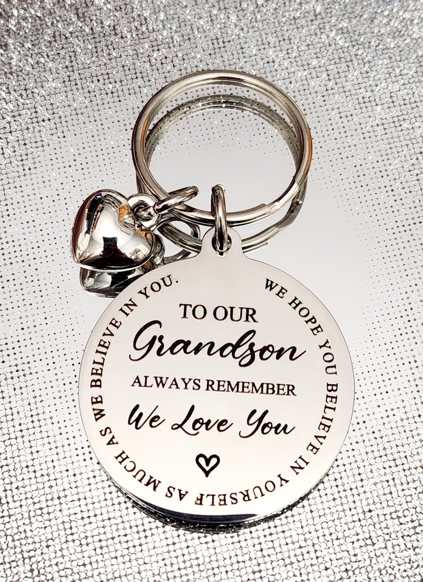 Granddaughter / Grandson keyring, the back can be personalised.