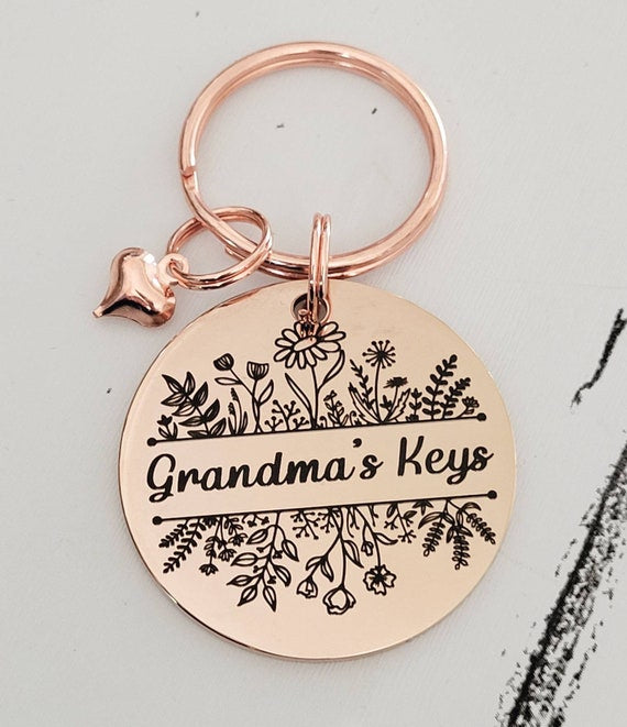 Pretty floral keyring / handbag charm with any name or word. Comes with gift box.