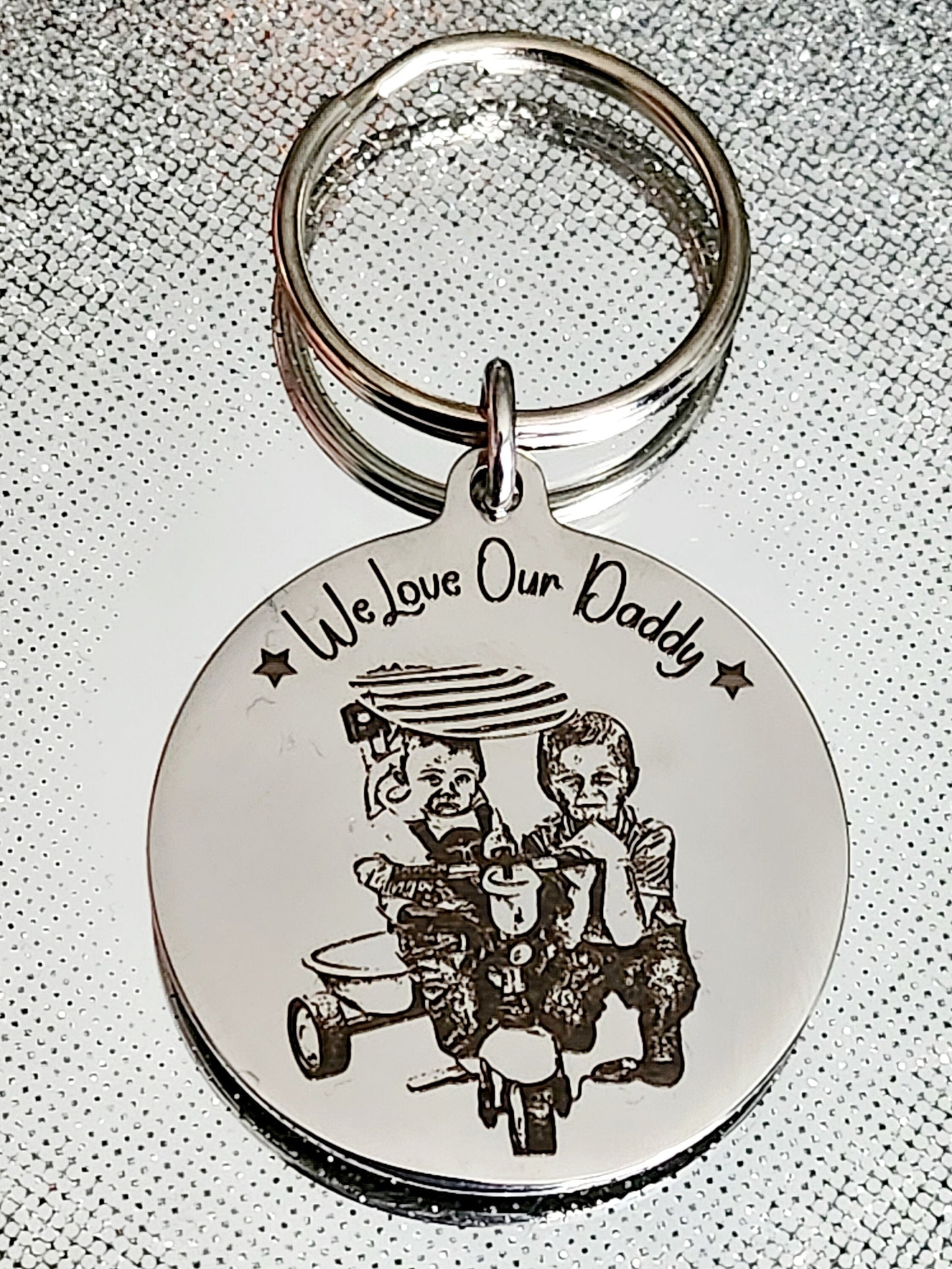 Engraved Photo Keyring – Christmas Gift for Mum, Dad, or Grandparents | Custom Pet, Baby, or Couple Keepsake