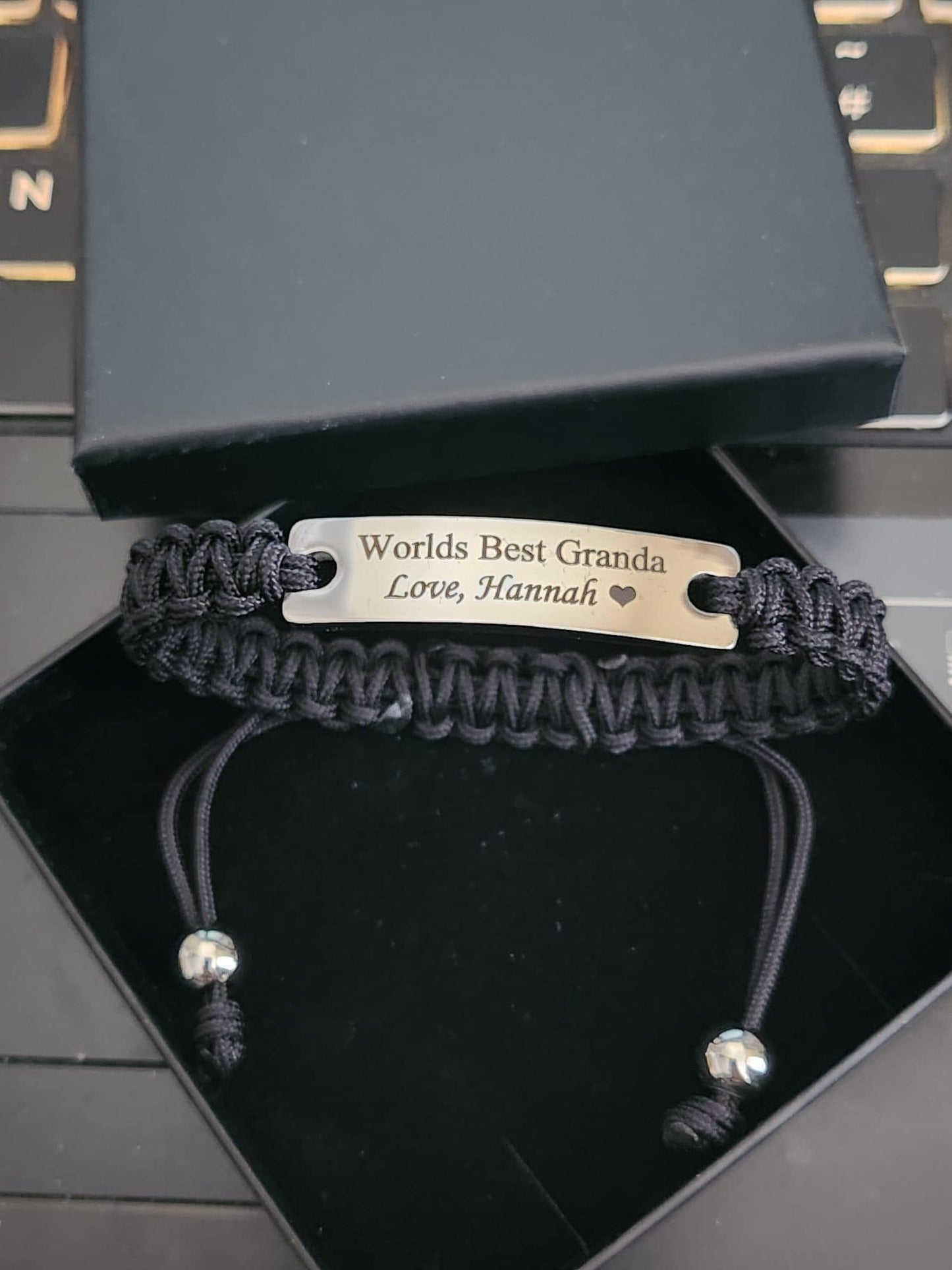 Personalised UNISEX adjustable bracelet, with personalised stainless steel plate.