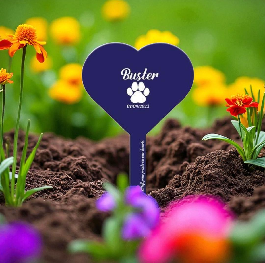 Personalised Heart Pet Memorial Stake for Dog or Cat | Custom In Loving Memory Grave Marker | Outdoor Pet Loss Tribute Sign