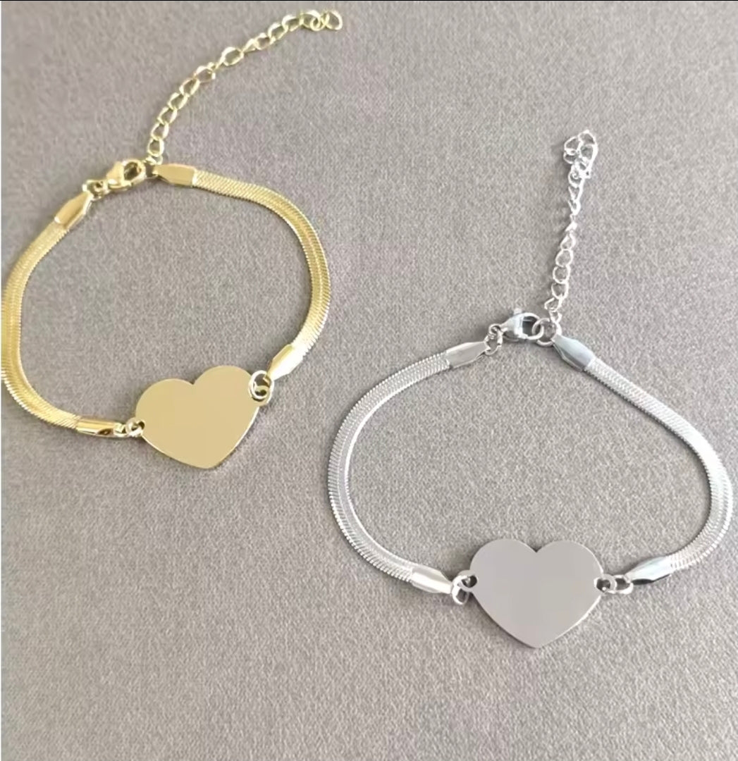 Personalised Horse Photo Bracelet – 20mm Heart Engraved in Silver or Gold (15cm + Extension)