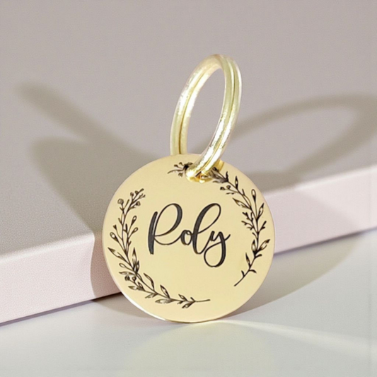 Tiny ID tags, ideal for cats and puppies. Simple wreath design